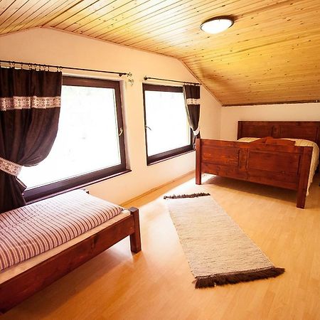 Ujastraba Villa Виходна Екстериор снимка