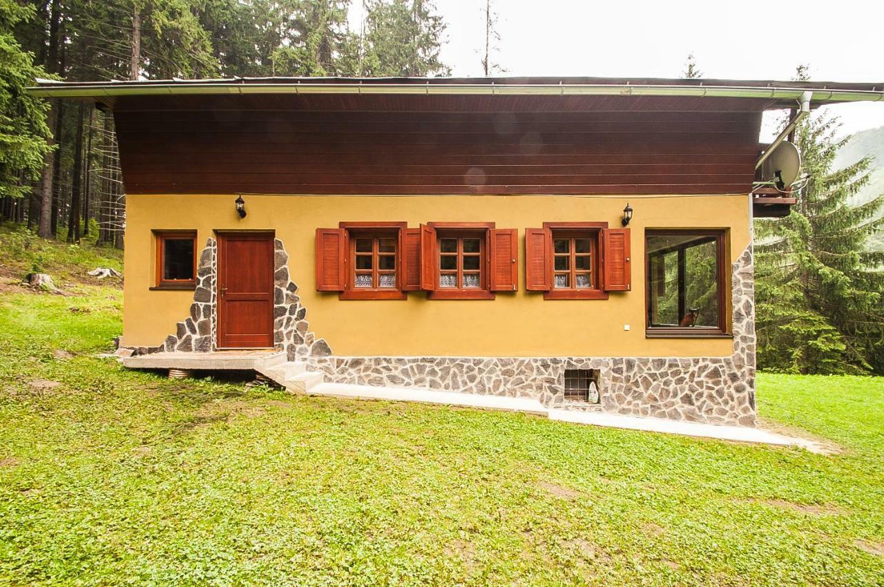 Ujastraba Villa Виходна Екстериор снимка